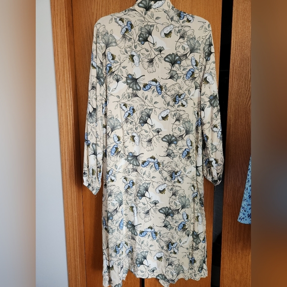 Flower print wrap dress/ blouse - Picture 2 of 2